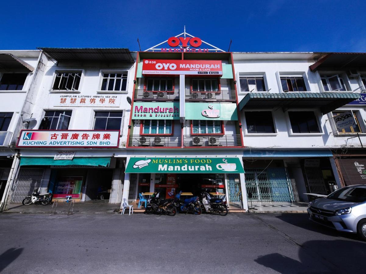 Oyo 836 Mandurah Room & Cafe Kuching Exterior foto